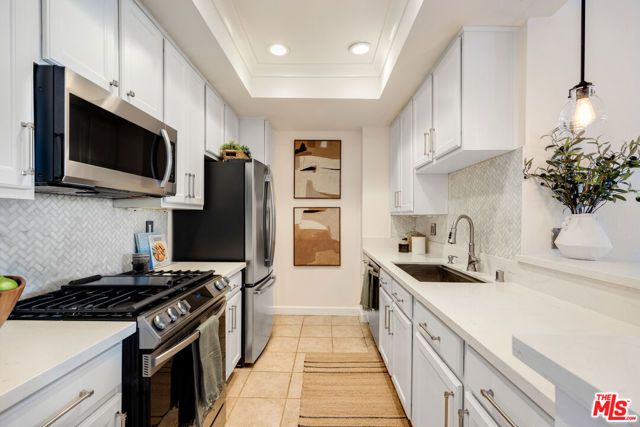 11225 Peach Grove Street 104, Los Angeles, CA 91601