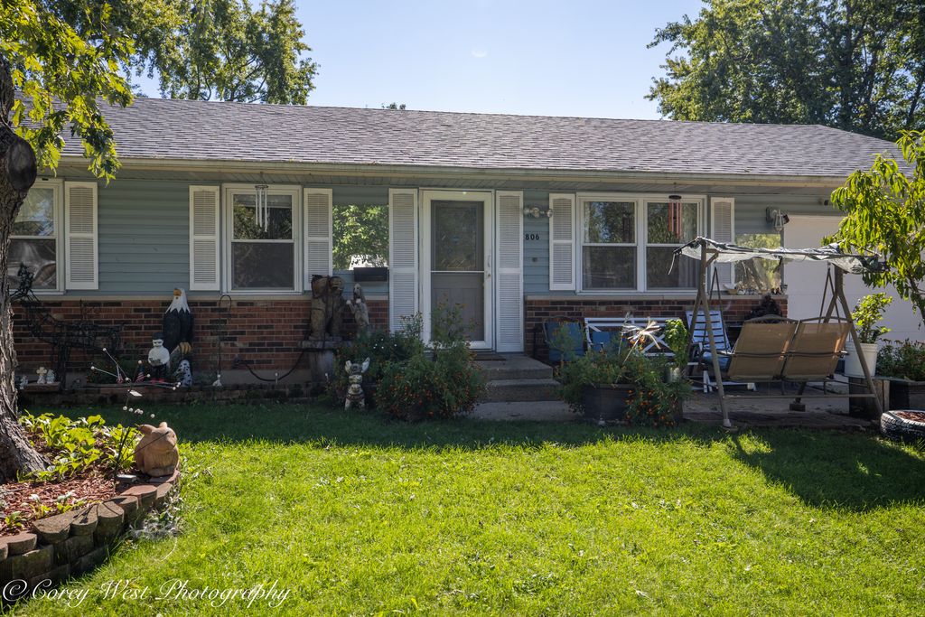 806 N Stowell Avenue, Streamwood, IL 60107 — photo 2