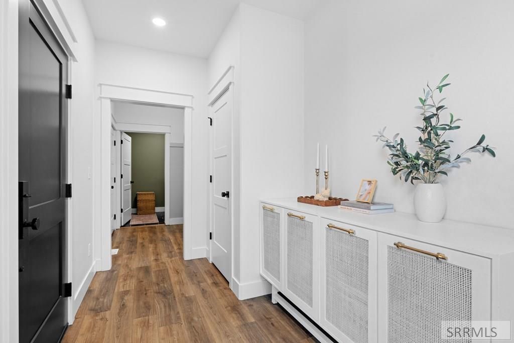 Image 12 of property listing at 1953 N Mesa Canyon Drive, Idaho Falls, ID 83401