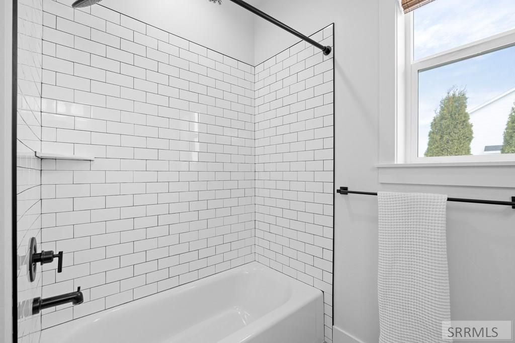 Image 30 of property listing at 1953 N Mesa Canyon Drive, Idaho Falls, ID 83401