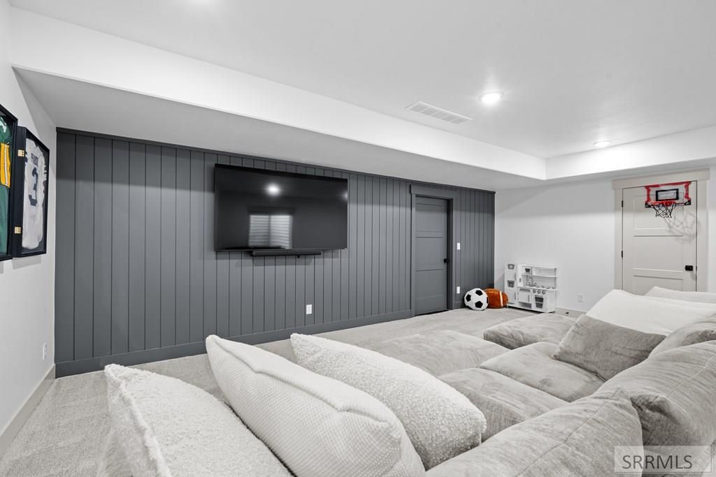 Image 49 of property listing at 1953 N Mesa Canyon Drive, Idaho Falls, ID 83401