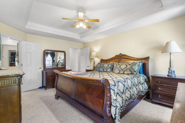 3045 South Palisades Drive, Springfield, MO 65807