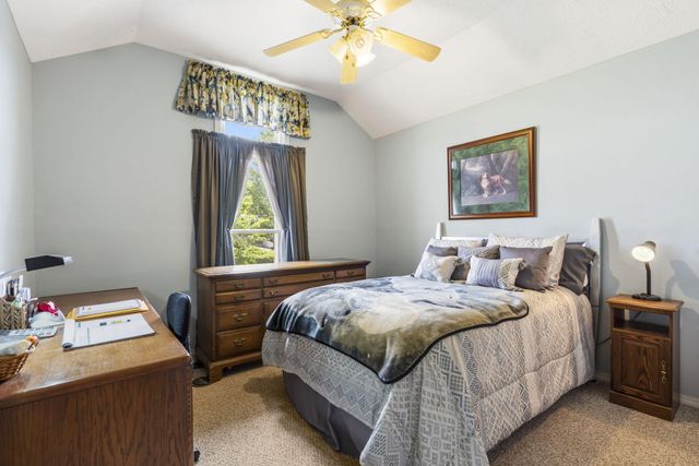3045 South Palisades Drive, Springfield, MO 65807