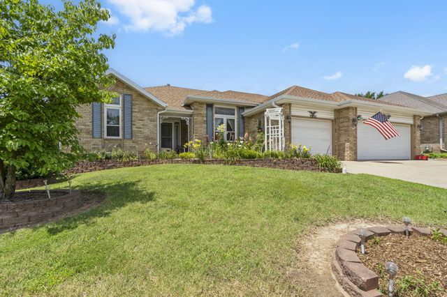 3045 South Palisades Drive, Springfield, MO 65807