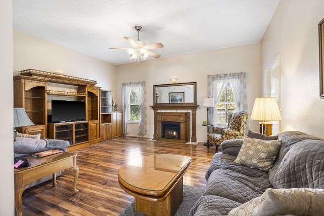 3045 South Palisades Drive, Springfield, MO 65807