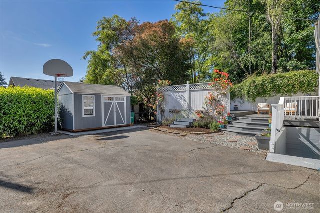 9827 22nd Avenue SW, Seattle, WA 98106