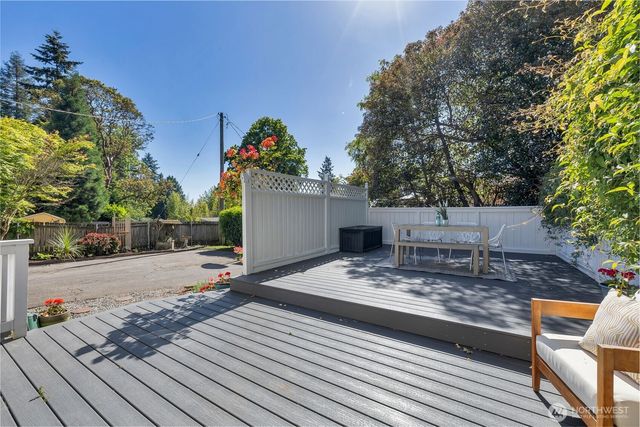 9827 22nd Avenue SW, Seattle, WA 98106