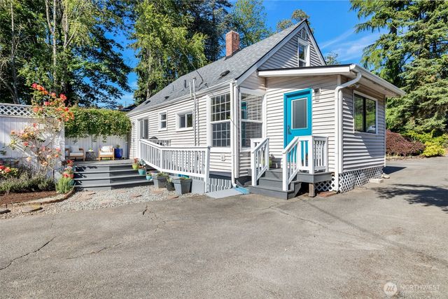 9827 22nd Avenue SW, Seattle, WA 98106