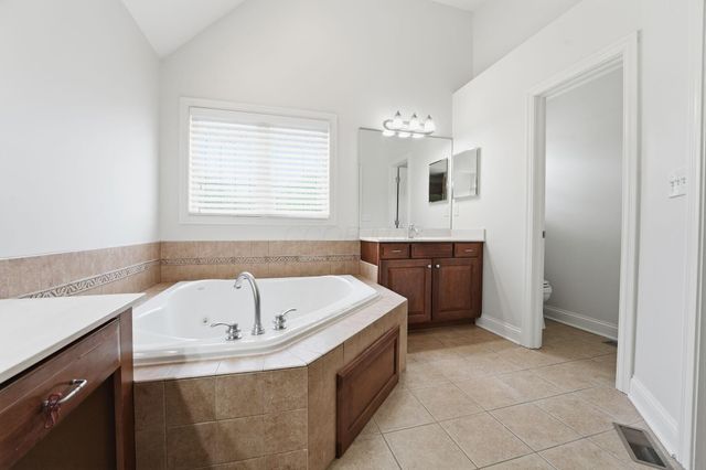 7528 Overland Trail, Delaware, OH 43015
