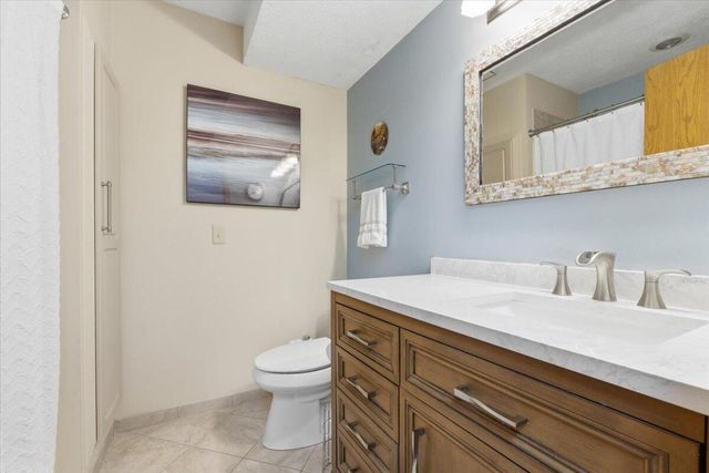 4624 NAVAJO Street 14, Council Bluffs, IA 51501