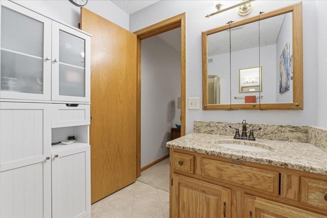 4624 NAVAJO Street 14, Council Bluffs, IA 51501