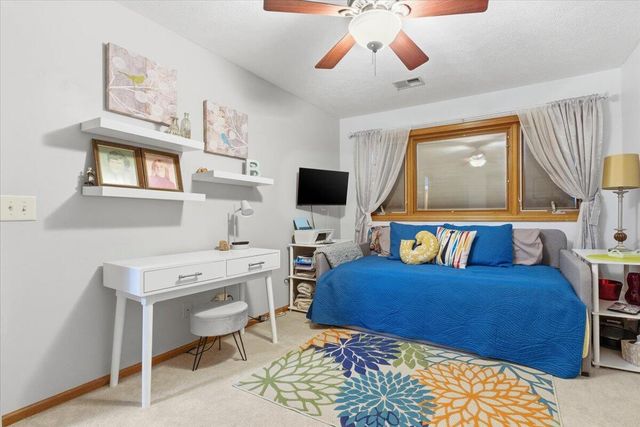 4624 NAVAJO Street 14, Council Bluffs, IA 51501