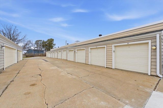 4624 NAVAJO Street 14, Council Bluffs, IA 51501