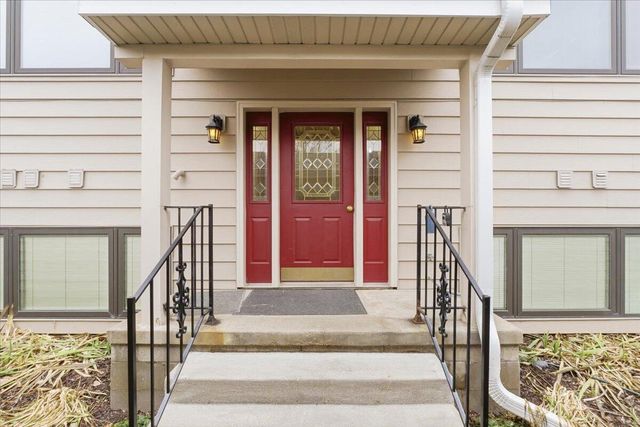 4624 NAVAJO Street 14, Council Bluffs, IA 51501