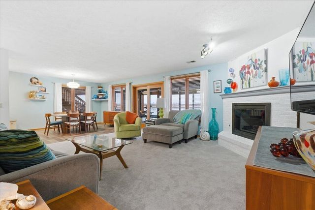 4624 NAVAJO Street 14, Council Bluffs, IA 51501