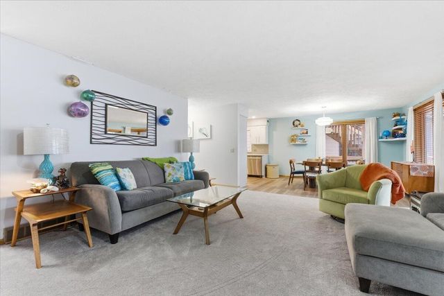 4624 NAVAJO Street 14, Council Bluffs, IA 51501