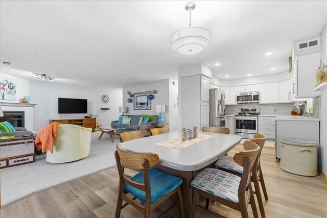 4624 NAVAJO Street 14, Council Bluffs, IA 51501