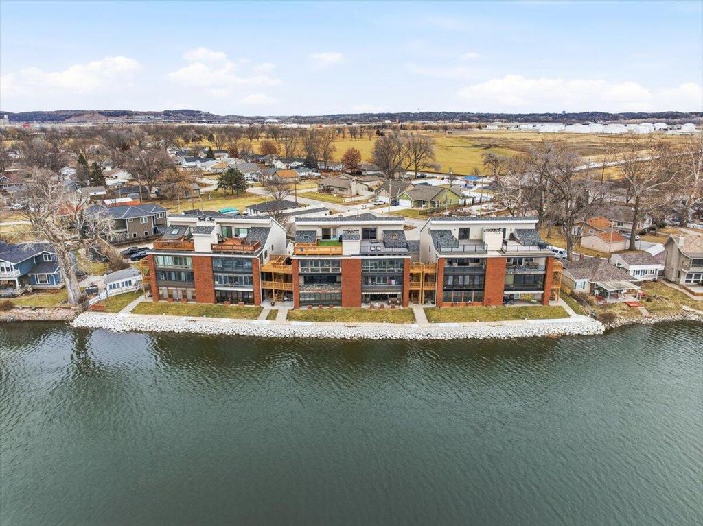 4624 NAVAJO Street 14, Council Bluffs, IA 51501