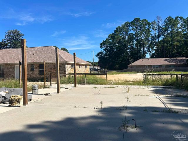 7500 St James Pl, Pensacola, FL 32506