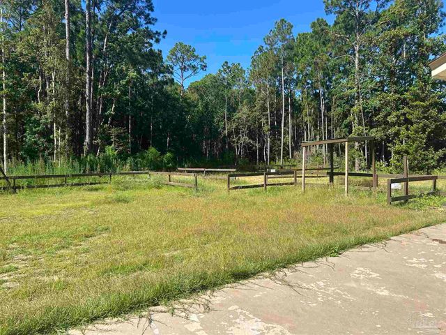 7500 St James Pl, Pensacola, FL 32506