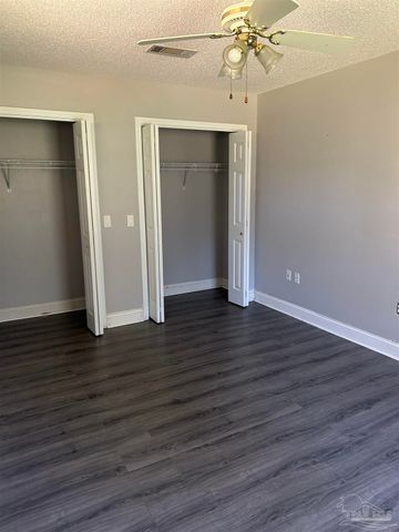7500 St James Pl, Pensacola, FL 32506
