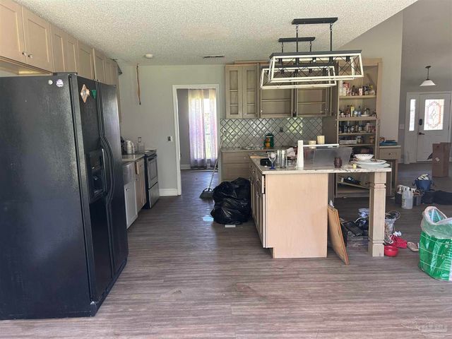 7500 St James Pl, Pensacola, FL 32506