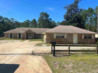 7500 St James Pl, Pensacola, FL 32506