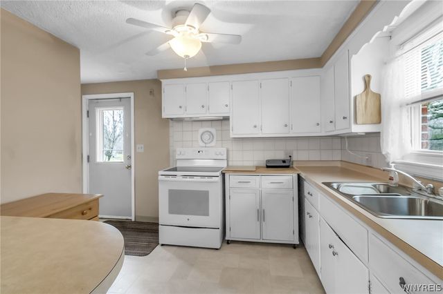 1123 West River Road, Grand Island, NY 14072