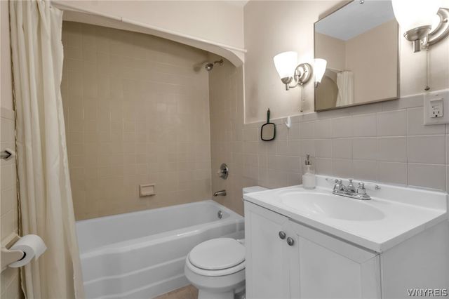 1123 West River Road, Grand Island, NY 14072