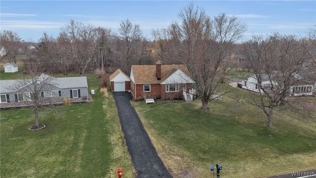 1123 West River Road, Grand Island, NY 14072