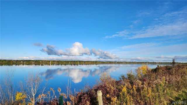 1123 West River Road, Grand Island, NY 14072