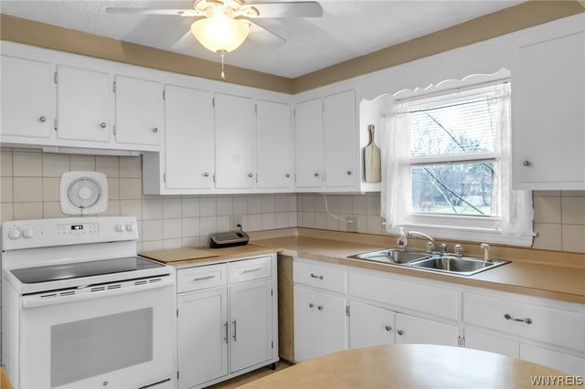 1123 West River Road, Grand Island, NY 14072