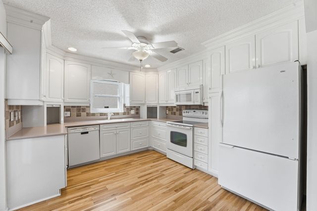12076 Country Greens Boulevard, Boynton Beach, FL 33437