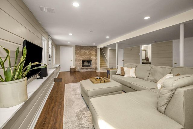 2945 Aquila Avenue S, Saint Louis Park, MN 55426