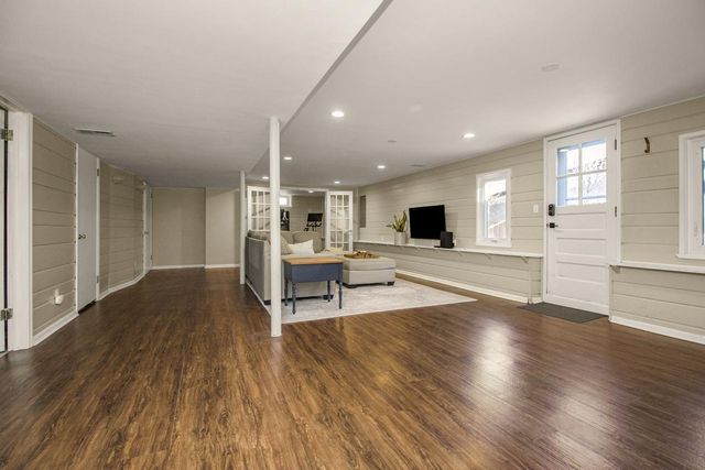 2945 Aquila Avenue S, Saint Louis Park, MN 55426