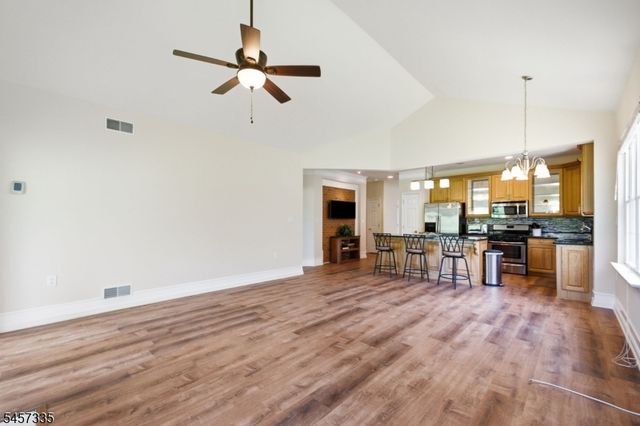 62 Kensington Cir, White Twp., NJ 07823