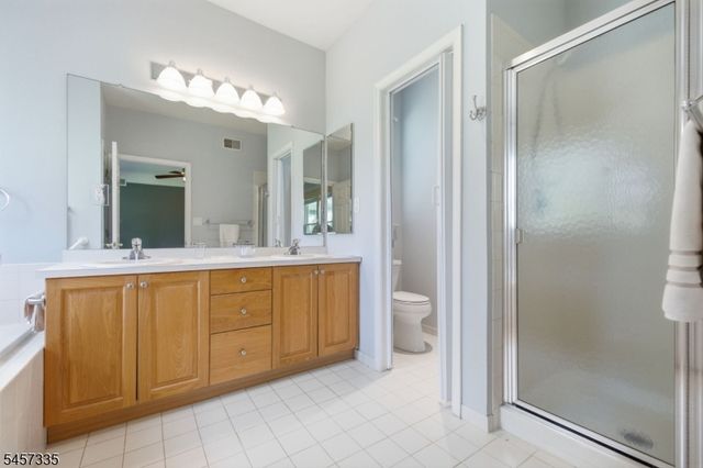 62 Kensington Cir, White Twp., NJ 07823