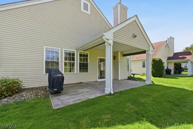 62 Kensington Cir, White Twp., NJ 07823