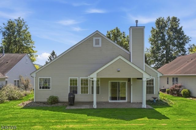 62 Kensington Cir, White Twp., NJ 07823
