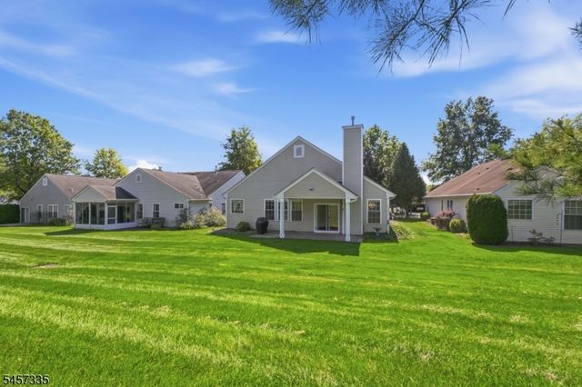 62 Kensington Cir, White Twp., NJ 07823
