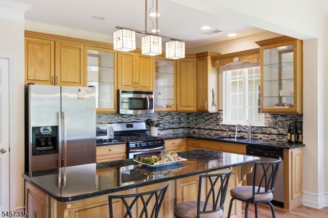 62 Kensington Cir, White Twp., NJ 07823
