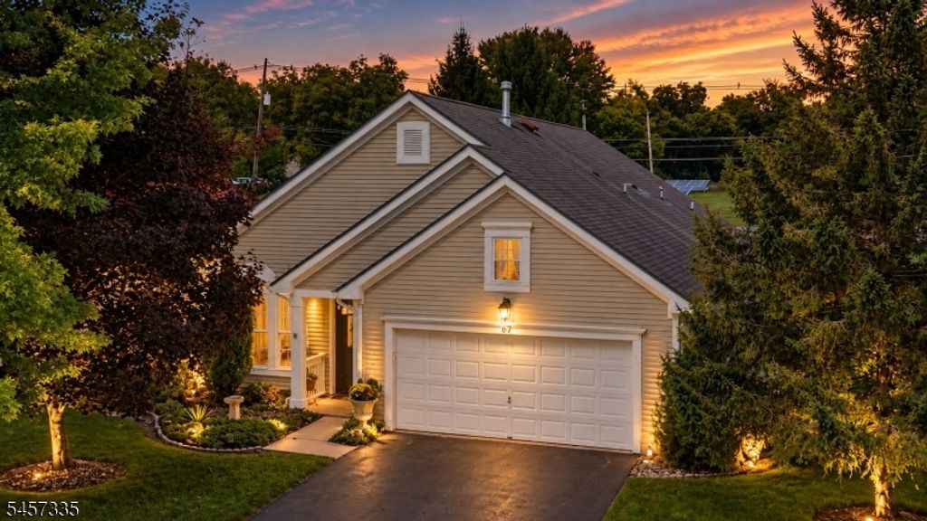 62 Kensington Cir, White Twp., NJ 07823