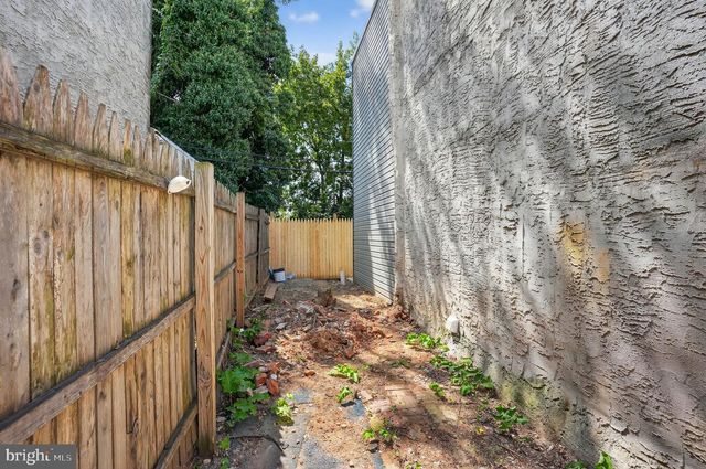 820 W FIRTH ST, Philadelphia, PA 19133