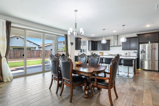 2833 N Armstrong Avenue, Fresno, CA 93727