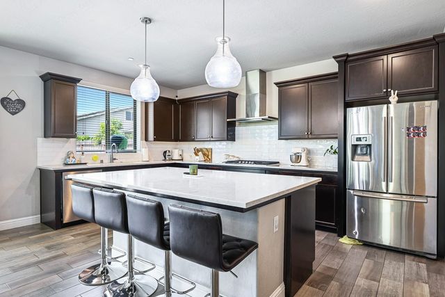 2833 N Armstrong Avenue, Fresno, CA 93727