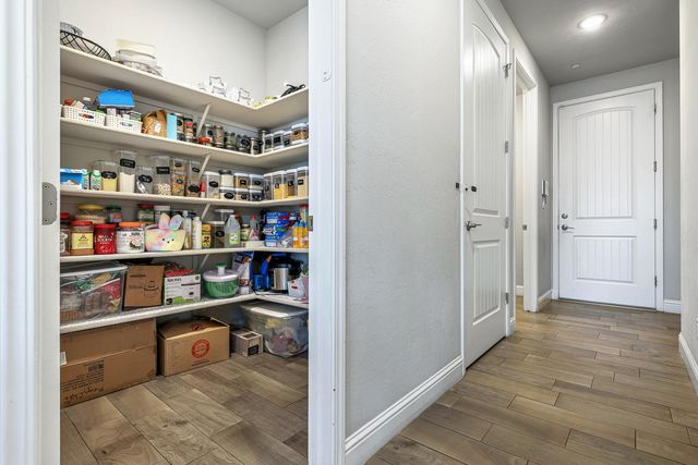 2833 N Armstrong Avenue, Fresno, CA 93727