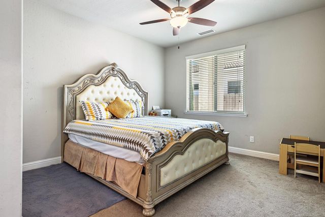 2833 N Armstrong Avenue, Fresno, CA 93727