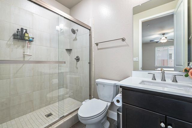 2833 N Armstrong Avenue, Fresno, CA 93727