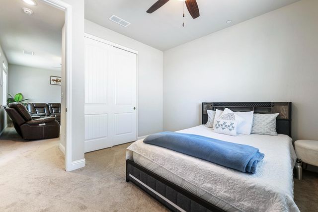 2833 N Armstrong Avenue, Fresno, CA 93727