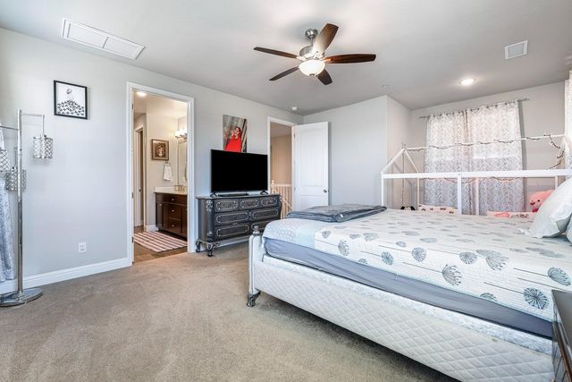 2833 N Armstrong Avenue, Fresno, CA 93727